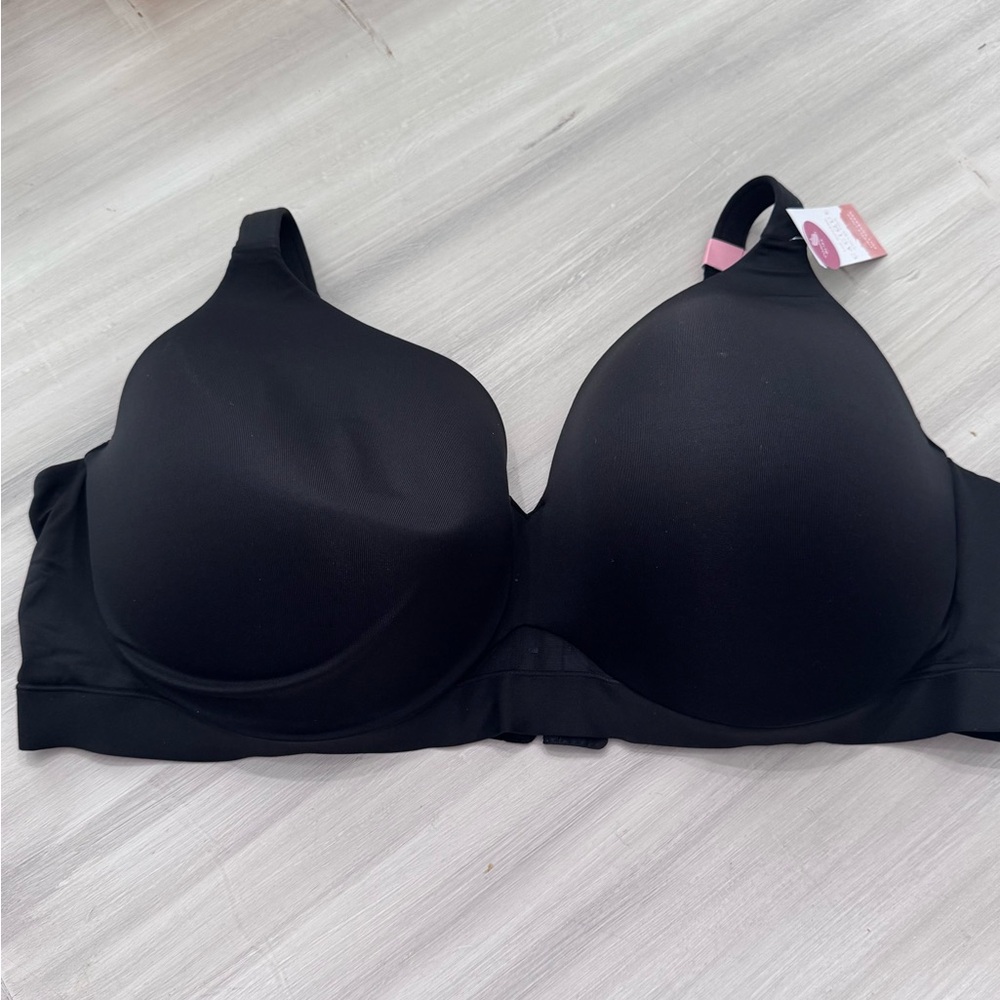 BNWT Cacique Black Smooth T-Shirt Bra with Molded Cups